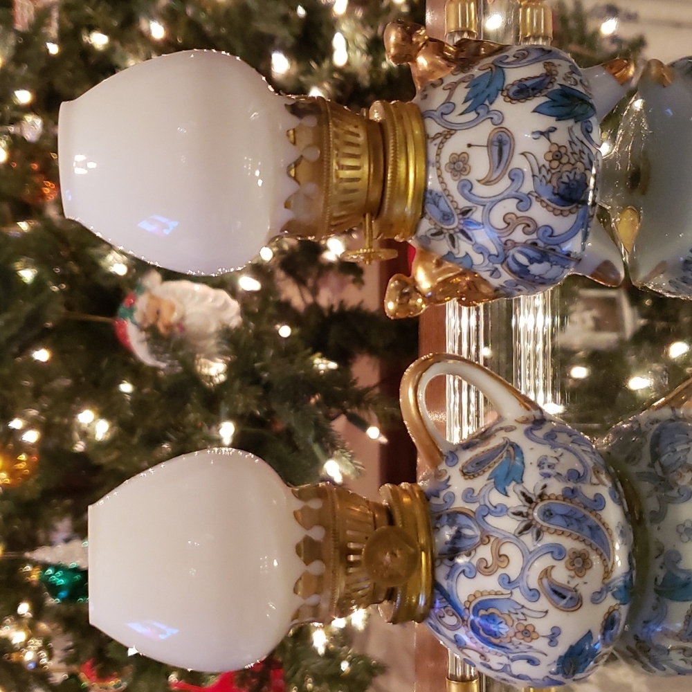 Vintage Lefton China oil lanterns